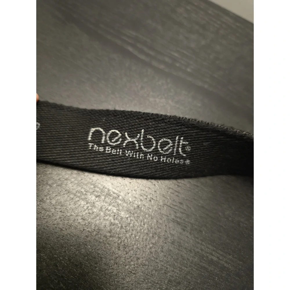 HTF Nexbelt Ratchet Golf Belt Yellow Golfer Putting Green Print Cut to Fit 47.5